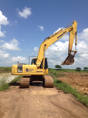 ขายKomatsu Pc200-7สภาพสวยพร้อมใช้ติดต่อคุณอ๊อฟ พิจิตร 086-737-9991