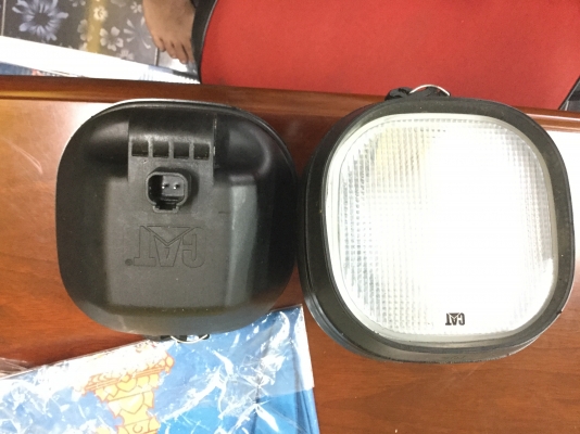 ขายไฟส่องสว่าง กันน้ำอย่างดี สำหรับรถทั่วไป