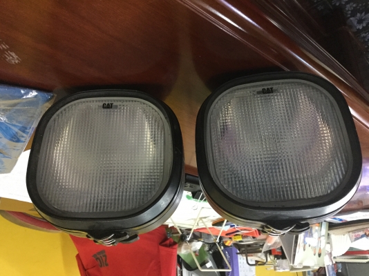 ขายไฟส่องสว่าง กันน้ำอย่างดี สำหรับรถทั่วไป