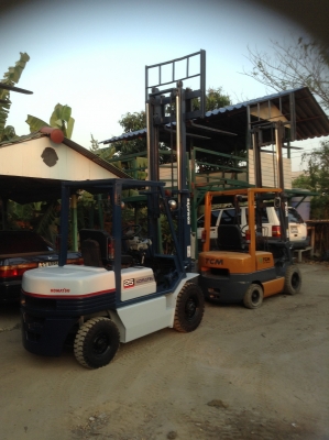 +++ ขายโฟล์คลิฟท์  KOMATSU FD25-11  ขนาด  2.5  ตัน  เครื่องยนต์ดีเซล  เสา 3  เมตร  เกียร์ออโตเมติค  ยางลม