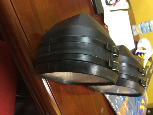 ขายสปอร์ตไลท์ ถูกๆ ของใหม่ครับ