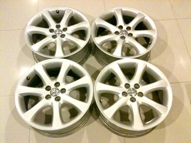 แม็กซ์ 17 นิ้ว สภาพใหม่เอี่ยม 5 รู 100