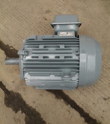 ขาย !! มอเตอร์ 3 HP.  380 V. พร้อมใช้งาน