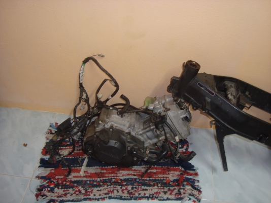 ขายเครื่่อง + โครง cbr150