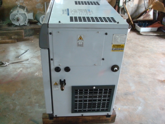 AIRMAN SAS4SD ปั๊มลมสกรู 5แรงมี AIR DRYER ในตัว