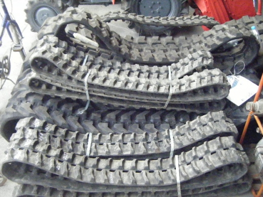 แทรคยางตีนตะข๋าบ