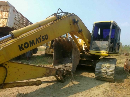 ขายแม็กโครKoMATSU 200,6รถสวยพร้อมใช้เอกสารอินวอย