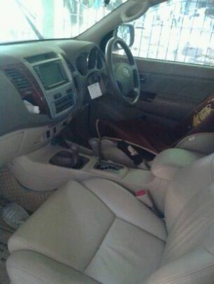 TOYOTA Fortuner ปี 06 4WD ตัวท๊อป เกียร์ AUTO เครื่อง 3.0 ดีเซล