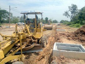 รับเหมาถมดิน ขุดสระ ให้เช่ารถแมคโฮ รถบรรทุก หัวกระแทกคอนกรีต