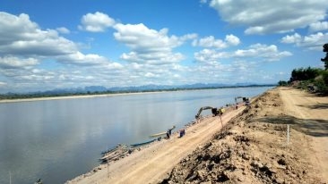 รับเหมาถมดิน ขุดสระ ให้เช่ารถแมคโฮ รถบรรทุก หัวกระแทกคอนกรีต