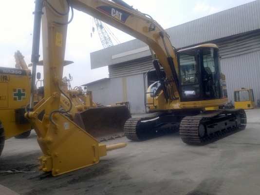 ให้เช่า รับเหมา แมคโฮพร้อมหัวกระแทก ใหม่แรงดี ประหยัดน้ำมัน