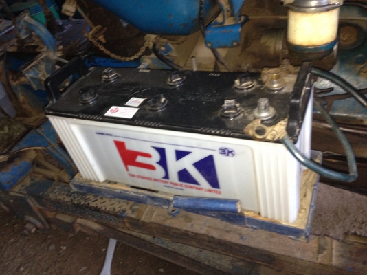 FORD 5000 - 1 เพลา T1 เครื่องแห้งแรงดีไม่มีเยิ้ม อุปกรณ์ครบพร้อมใช้งาน มีใบมีดดันหน้า ผานพรวนดิน 6 สภาพดี บังคับและควบคุมง่ายคล่องตัวดี ช่วงล่างแน่น ไฮดรอลิกส์ไม่มีแตกไม่มีรั่ว เอกสารเล่มทะเบียนครบพร้อมโอน ราคาต่อรองได้ครับ