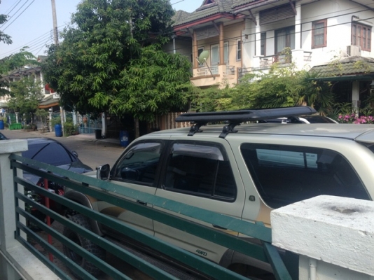 แรคหลังคา 100 cm.X100 cm.สภาพสวยอุปกรณ์ครบ ไม่แพง