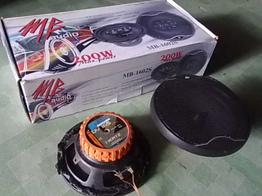 เครื่องเสียง  อไหล่รถ ถูกๆ หรือชอบอันไหนโทรมาครับ