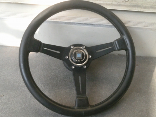 พวงมาลัย นาดี้แท้ลายเส้น 3000 บาท โทร0861721580