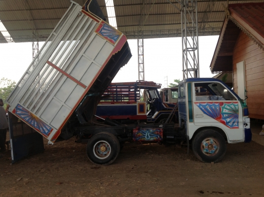 รถอีแต๋น 6 ล้อ บันทุก 4 ตันครึ่ง เครื่องIsuzu ดั้ม กระบะเหล็ก ราคาต่อลองได้ค่ะ