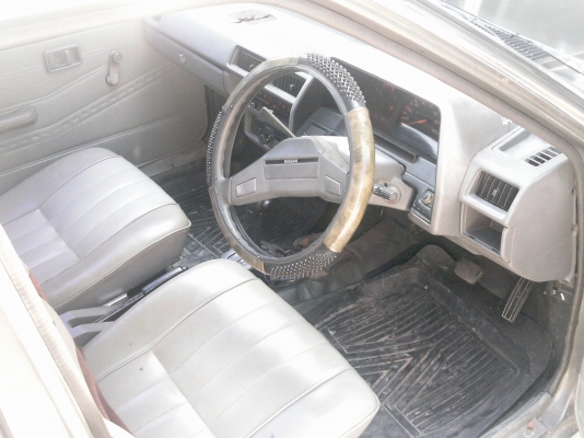 นิสสัน ff เกียร์ออโต้ เครื่อง1500 แอร์หนาว ทะเบียน กทม50000 ฿ โทร0861721580ดูรถพระราม2 แม่กลอง  อัมพวา