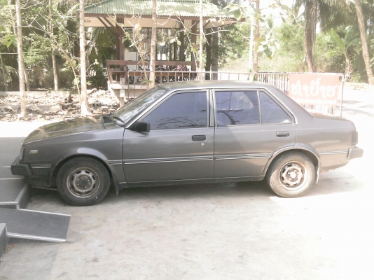 นิสสัน ff เกียร์ออโต้ เครื่อง1500 แอร์หนาว ทะเบียน กทม50000 ฿ โทร0861721580ดูรถพระราม2 แม่กลอง  อัมพวา