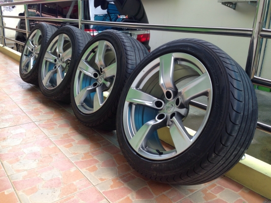 ขายล้อเดิม 370Z พร้อมยางติดรถขอบ 18