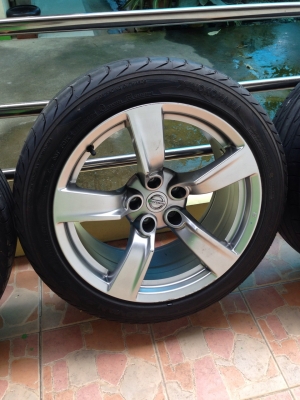 ขายล้อเดิม 370Z พร้อมยางติดรถขอบ 18