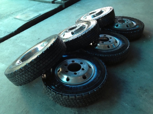 ขายล้อแม็กรถบรรทุกจากญี่ปุ่น สภาพใหม่พร้อมยาง