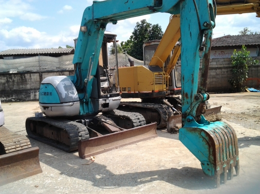 ขายด่วน..รถขุด KOBELCO SK75 UU-2 รถสวย ทรงดี เก่าญี่ปุ่น มีใบอิมวอยล์ จัดไฟแน๊นซ์ ได้สบาย ๆ ราคาต่อรองกันได้ครับ.