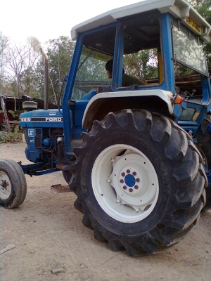 ขายรถไถ Ford 6610 เครื่องเทอร์โบว์ รถขึ้นท่าเรือมา3 ปี มีเล่มทะเบียนพร้อม มีตู้แอร์ มีอุปกรณ์ผาน7ยี่ฮ้อ CMT รถสภาพสวยมากเหมาะสำหลับเอาไปใช้ลากเครื่องโรยมันสัมปะหลั่งสำหลับลานมัน