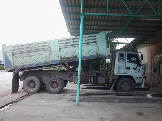 ขายรถสิบล้อ 210 เปลี่ยนเครื่อง 240 รถสวย  สภาพดี