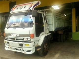 ขายรถสิบล้อ 210 เปลี่ยนเครื่อง 240 รถสวย  สภาพดี