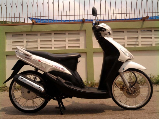 ขออนุญาติขาย YAMAHA MIO 115 cc. มือเดียว ล้อเงิน สีขาวมุก
