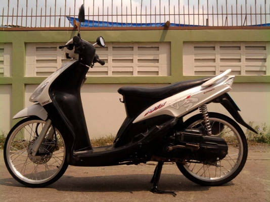 ขออนุญาติขาย YAMAHA MIO 115 cc. มือเดียว ล้อเงิน สีขาวมุก