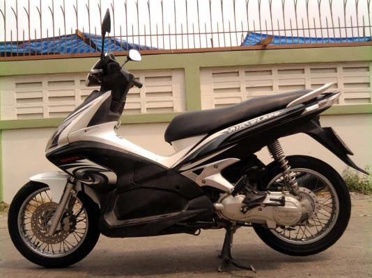 ขออนุญาติขาย Honda Airblade 110 cc. มือเดียว สีขาวมุก