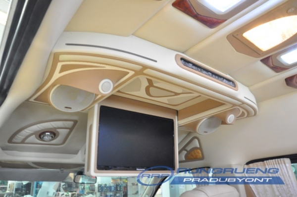 ขายด่วนรถตู้ TOYOTA/COMMUTER 2008พร้อมตกแต่งภายใน Style VIP