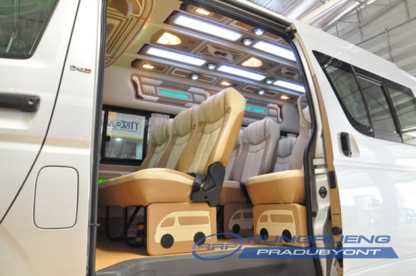 ขายด่วนรถตู้ TOYOTA/COMMUTER 2008พร้อมตกแต่งภายใน Style VIP