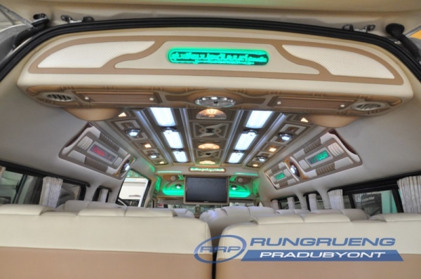 ขายด่วนรถตู้ TOYOTA/COMMUTER 2008พร้อมตกแต่งภายใน Style VIP