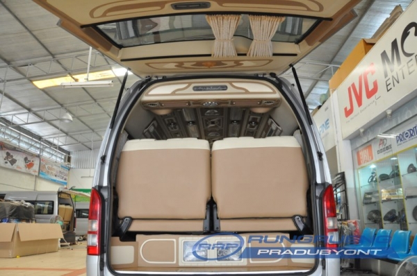 ขายด่วนรถตู้ TOYOTA/COMMUTER 2008พร้อมตกแต่งภายใน Style VIP