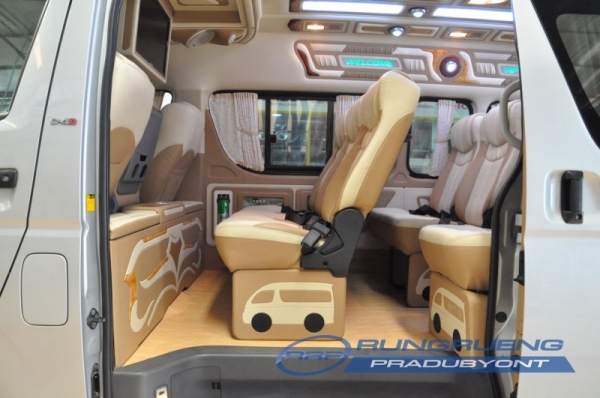 ขายด่วนรถตู้ TOYOTA/COMMUTER 2008พร้อมตกแต่งภายใน Style VIP
