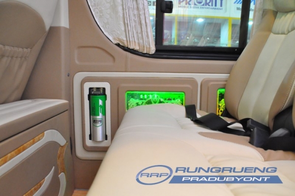 ขายด่วนรถตู้ TOYOTA/COMMUTER 2008พร้อมตกแต่งภายใน Style VIP