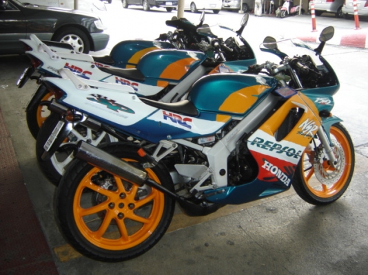 NSR 150 SP PROARM -ขายด่วน สภาพดีมาก สวยครับ  ราคา ต่อรอง กันได้ ครับ สนใจติดต่อ คุณ เจ โทร 0808051985 กทม สีลม ซอย 10