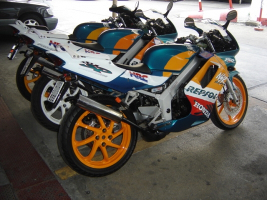 NSR 150 SP PROARM -ขายด่วน สภาพดีมาก สวยครับ  ราคา ต่อรอง กันได้ ครับ สนใจติดต่อ คุณ เจ โทร 0808051985 กทม สีลม ซอย 10