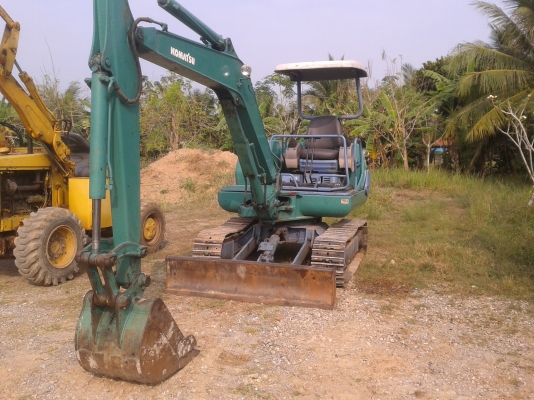 ขายรถขุดเก่านอก KOMATSU PC30-7 รุ่น 7 รถสวยสภาพดี แทรกใหม่