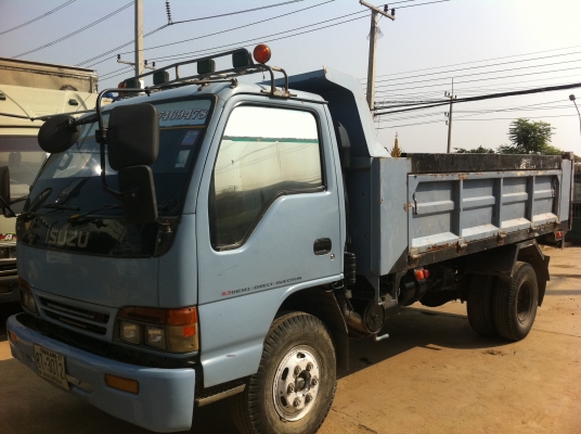 ขายรถบรรทุก 6 ล้อ (ดั้มดิน) ISUZU NPR หัวการ์ตูน เครื่อง 135 แรง เลขตัวรถ NPR66LX5T เลขเครื่องยนต์ 4HF-104289 แอร์เย็น อุปกรณ์ครบครัน เครื่องดี คัสซีสวย