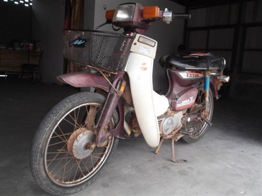 ขาย C700 มีเล่มทะเบียนสภาพแห้งๆเดิมๆ (จัดส่งต่างจังหวัดได้ครับ)