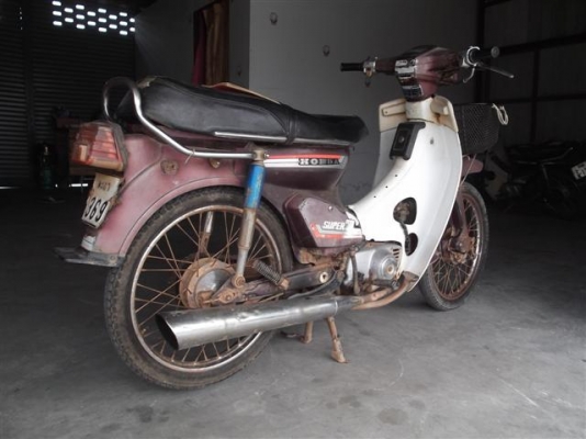 ขาย C700 มีเล่มทะเบียนสภาพแห้งๆเดิมๆ (จัดส่งต่างจังหวัดได้ครับ)