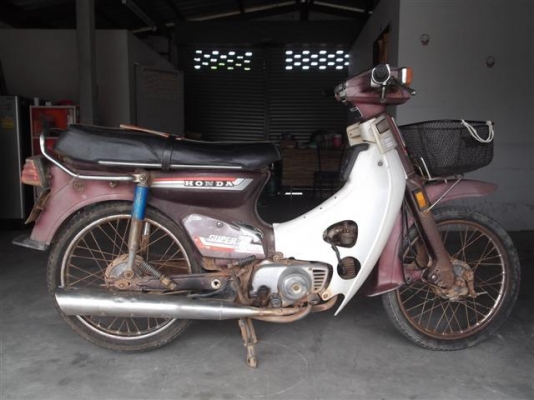 ขาย C700 มีเล่มทะเบียนสภาพแห้งๆเดิมๆ (จัดส่งต่างจังหวัดได้ครับ)