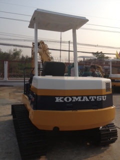 รถขุด-ดัน KOMATSU PC40-6 มือสองญี่ปุ่นแท้ นำเข้าเอง ทำสีใหม่ พร้อมใช้งาน