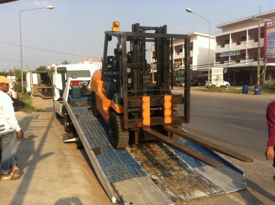 ขายฟอร์คลิฟต์ TOYOTA 7FG35 SIDE SHIP งายาว 2 M รถหนัก 6 ton !! ขอบคุณผู้ประสงค์ไม่ออกนาม กทม ขายฟอร์คลิฟต์ TOYOTA 7FG35 SIDE SHIP งายาว 2 M รถหนัก 6 ton !! ขอบคุณผู้ประสงค์ไม่ออกนาม กทม