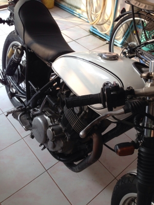 คนรู้จักฝากลงขาย sr400 cafe อินวอย ติดต่อเจ้าของโดยตรงเลยครับ