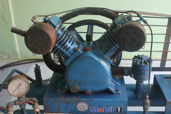 ปั๊มลม2 สูบ ยี่ห้อ PUMA (ของแท้ๆครับ)มากกว่า3 แรง สภาพดีครับ ปั๊มลม2 สูบ ยี่ห้อ PUMA (ของแท้ๆครับ)มากกว่า3 แรง สภาพดีครับ