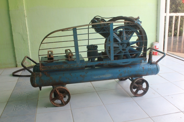 ปั๊มลม2 สูบ ยี่ห้อ PUMA (ของแท้ๆครับ)มากกว่า3 แรง สภาพดีครับ ปั๊มลม2 สูบ ยี่ห้อ PUMA (ของแท้ๆครับ)มากกว่า3 แรง สภาพดีครับ